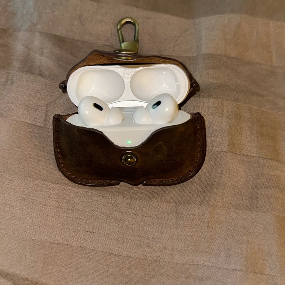 Genuine Leather AirPod, Pro 1-2-3 case - Picture 3 of 8